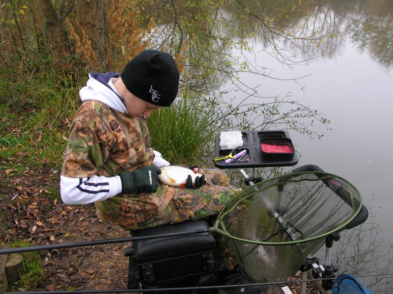 Pole Fishing at Manor Farm (18).jpg
